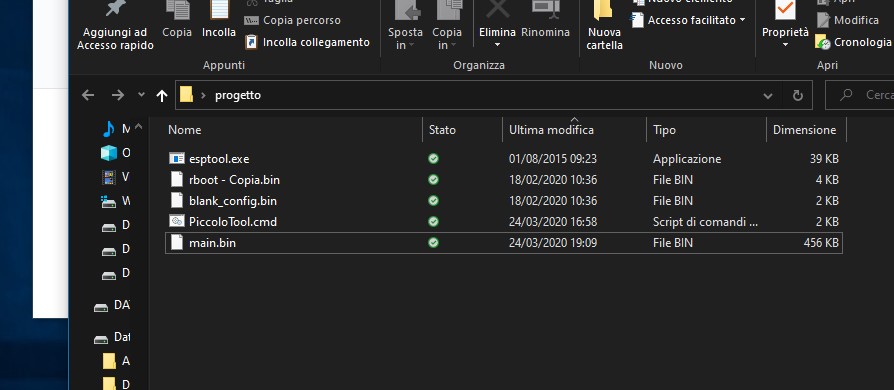 Upload del firmware che riguarda costruire un sensore di movimento